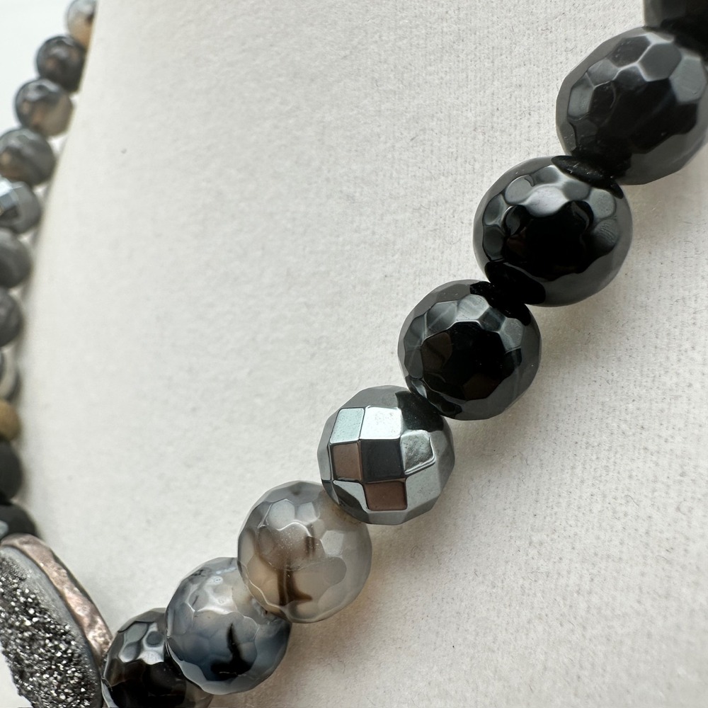 Vintage 80s Natural Stone Druzy Agate Beaded Necklace Faceted Gray Black Jewelry - Picture 6 of 8